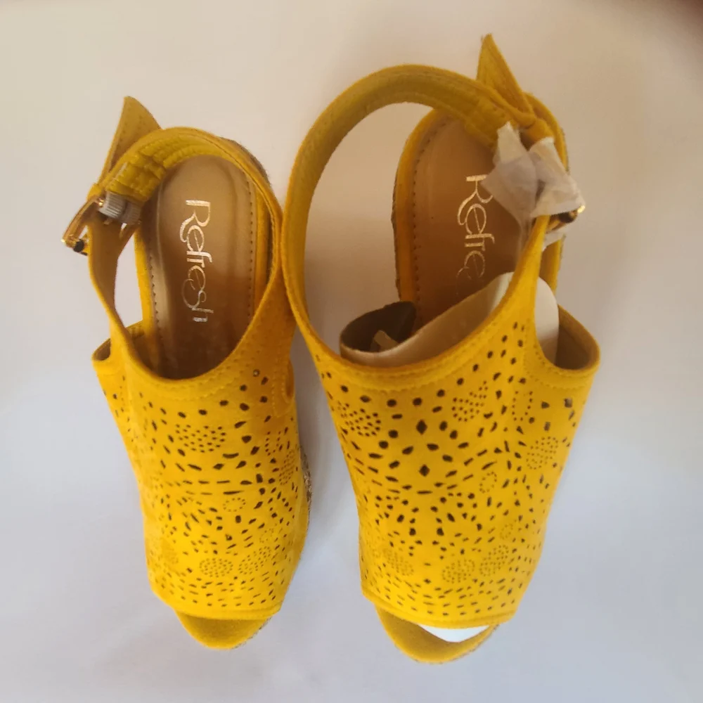 Refresh Yellow Perforated 4 In Wedge Sandals Size 8
